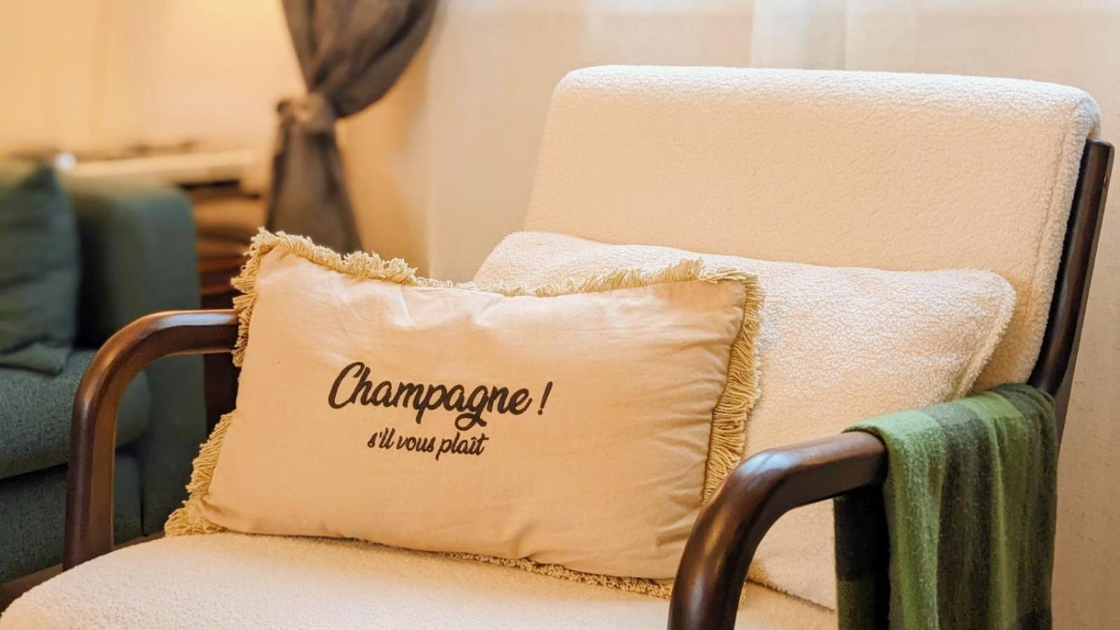 Le Cemarose: Spa, Jardin, Terrasse Et Jolie Vue Au Coeur D'埃佩尔奈 外观 照片